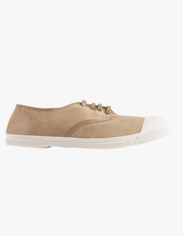 Ürün Cinsiyeti: Kadın

Ürün Tipi: Ayakkabı

Ürün Sezonsallığı: İlkbahar – Yaz

Ürün Çeşidi: Kanvas Sneaker

Ürün Özellikleri:
Bensimon Tennis sneaker, Fransız sade şıklığını yansıtan hafif ve nefes alabilir yapısıyla yaz aylarının favori modellerinden biridir.

Öne Çıkan Detaylar:

Kanvas üst yüzey

Hafif ve esnek yapı

Minimal Fransız tasarımı

Günlük yaz kombinlerine uyum

Kimler Kullanıyor?
Rahat ve doğal yaz stilini sevenler.

Bensimon Tennis kanvas sneaker ile yaz stilinizi sade ve hafif bir dokunuşla tamamlayın.