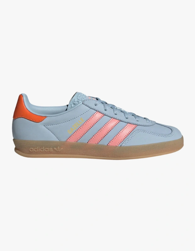 Ürün Cinsiyeti: Kadın

Ürün Tipi: Ayakkabı

Ürün Sezonsallığı: Dört Mevsim

Ürün Çeşidi: Sneaker

Ürün Özellikleri:
Adidas Originals Gazelle Indoor, ikonik Gazelle silüetini indoor tabanla buluşturur. Retro sneaker trendinin en güçlü temsilcilerinden biridir.

Öne Çıkan Detaylar:

Süet üst yüzey

Indoor kauçuk taban

Retro Adidas estetiği

Zamansız tasarım

Kimler Kullanıyor?
Klasik sneaker ikonlarından vazgeçmeyenler.

Adidas Gazelle Indoor kadın sneaker ile retro şıklığı stilinize taşıyın.