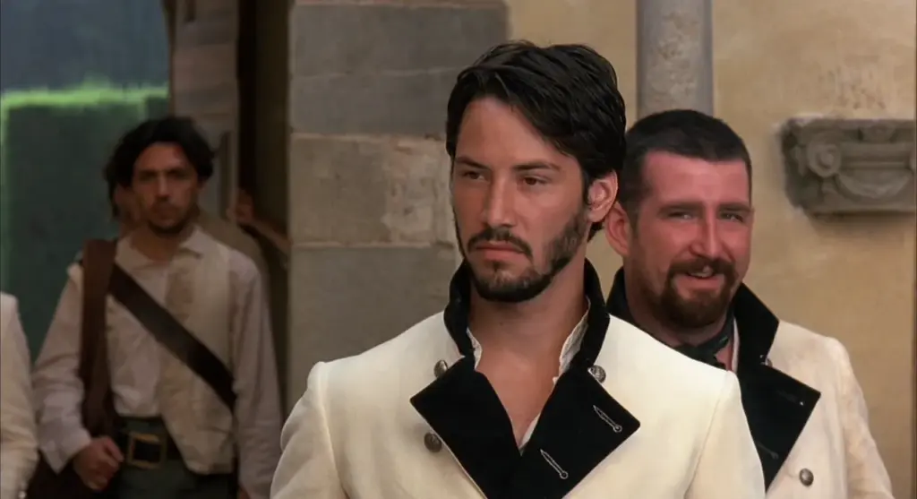 Kuru Gürültü filminden Keanu Reeves'in Don John karakteriyle dramatik bir pozu.