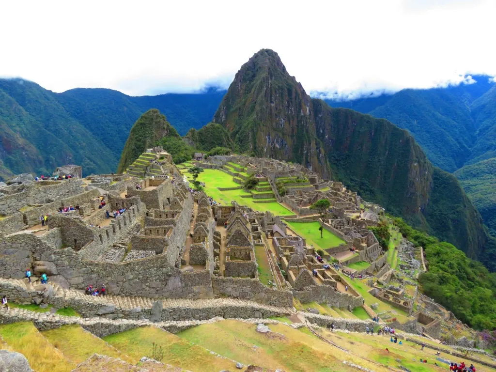 Peru’daki UNESCO Dünya Mirası Machu Picchu antik kenti, And Dağları manzarasıyla