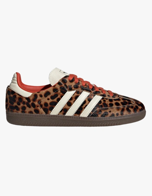 Adidas marka leopar desenli Samba model spor ayakkabı.