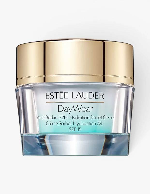 Marka Adı: Estee Lauder
Ürün Adı: Estee Lauder DayWear Anti-Oksidan 72 Saat Nemlendirme Sorbet Krem SPF 15
Ürün Cinsiyeti: Unisex
Ürün Tipi: Nemlendirici Krem
Ürün Sezonsallığı: Dört Mevsim
Ürün Çeşidi: Antioksidan Nemlendirici Yüz Kremi
Ürün Özellikleri: Bu hafif dokulu sorbet krem, cilde 72 saate kadar antioksidan koruma ile yoğun nemlendirme sağlar. SPF 15 faktörü sayesinde güneşe karşı koruma sunarak, cildin taze ve canlı görünmesine yardımcı olur. Zarif altın rengi kapağı ve şeffaf gövdesi ile estetik bir tasarıma sahiptir.
Öne Çıkan Detaylar:
- 72 saate kadar etkili ve yoğun nemlendirme
- Antioksidan koruma özelliği
- SPF 15 ile günlük güneş koruması
- Ferahlatıcı ve hafif sorbet doku
Kimler Kullanıyor?: Cildini gün boyu nemli tutmak, çevresel faktörlere ve güneşin zararlı etkilerine karşı korumak isteyen herkes için uygundur. Özellikle hafif yapılı ürünleri tercih edenler, nem dengesini korumayı önemseyenler ve ciltlerine tazelik katmak isteyenler bu kremi günlük bakımlarına dahil edebilirler.