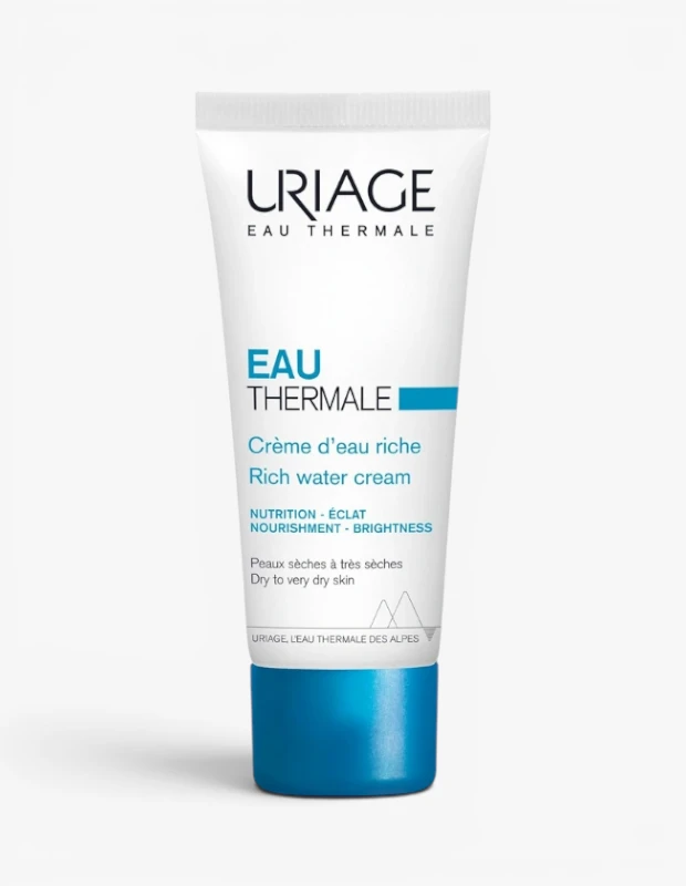 Marka Adı: Uriage
Ürün Adı: Uriage Eau Thermale Yoğun Su Bazlı Nemlendirici Krem
Ürün Cinsiyeti: Belirtilmemiş
Ürün Tipi: Nemlendirici Krem
Ürün Sezonsallığı: Tüm Sezonlar
Ürün Çeşidi: Cilt Kremi
Ürün Özellikleri: Beyaz tüp ambalajda sunulan bu yoğun su bazlı nemlendirici krem, Uriage Termal Suyu içeriğiyle zenginleştirilmiştir. Kuru ve çok kuru cilt tipleri için özel olarak formüle edilmiştir, cilde derinlemesine besleme ve ışıltı kazandırmayı hedefler. Alplerden gelen termal su ile geliştirilmiştir.
Öne Çıkan Detaylar:
- Kuru ve çok kuru ciltler için özel olarak formüle edilmiştir
- Cilde derinlemesine besleme ve ışıltı sağlar
- Yoğun su bazlı krem yapısı
Kimler Kullanıyor?: Cildinde kuruluk ve çok kuruluk yaşayan, derinlemesine nemlendirme ile birlikte beslenme ve ışıltı arayan herkes bu ürünü tercih edebilir. Alplerin termal suyundan gelen faydaları önemseyen ve cilt bakım rutininde zengin, su bazlı bir nemlendiriciye yer vermek isteyen kullanıcılar için idealdir.