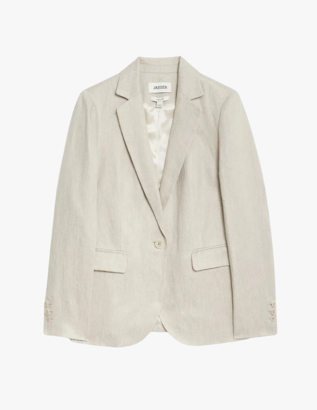 Ürün Cinsiyeti
Kadın
Ürün Tipi
Ceket
Ürün Sezonsallığı
İlkbahar / Yaz
Ürün Çeşidi
Relaxed Fit Keten Blazer Ceket
Ürün Özellikleri
Hafif ve nefes alabilen %100 keten kumaştan üretilen bu blazer ceket, sıcak havalarda şıklığı korurken konfor sunmak üzere tasarlanmıştır. Relaxed fit kesimi sayesinde vücutta rahat bir duruş sergilerken, modern tek düğmeli formu zamansız bir blazer silueti yaratır. Klasik notched yaka, düğmeli manşetler ve kapaklı welt cepler cekete rafine bir görünüm kazandırır. Viskon astarı, gün boyu akıcı ve konforlu bir kullanım sağlar. Şık-gündelik kombinlerden daha özenli stillere kadar geniş bir kullanım alanı sunan çok yönlü bir parçadır.
Öne Çıkan Detaylar
%100 keten, hafif ve nefes alabilen kumaş
Rahat ve modern relaxed fit kesim
Tek düğmeli blazer formu
Klasik notched yaka
Kapaklı welt cepler
Viskon astar ile konforlu kullanım
Kimler Kullanıyor?
Günlük stilinde zahmetsiz şıklığı tercih eden, doğal kumaşların verdiği rahatlığı önemseyenler için ideal bir blazer. Ofis kombinlerini daha yumuşak bir çizgiye taşımak isteyenler ya da hafta sonu şehir stiline rafine bir katman eklemek isteyenler tarafından keyifle tercih edilir.
Relaxed fit keten blazer ceket; hafif yapısı, tek düğmeli modern tasarımı ve klasik detaylarıyla ilkbahar–yaz stiline zarif bir şıklık katar.