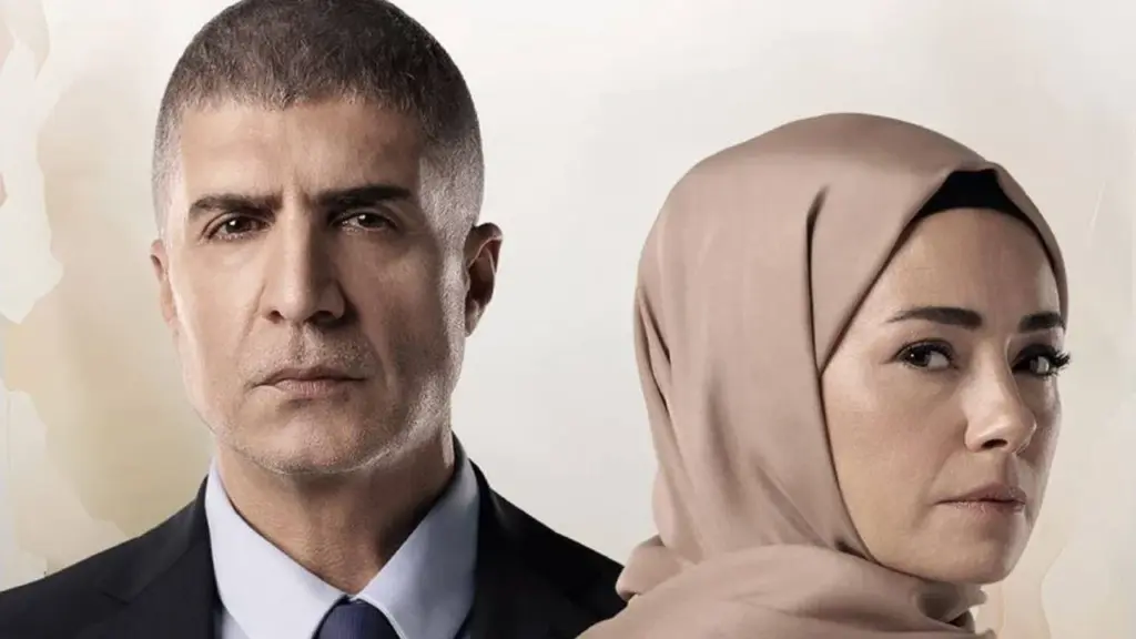 Kızıl Goncalar dizisi başrol oyuncuları, FOX TV yapımı dram dizisi tanıtım görseli