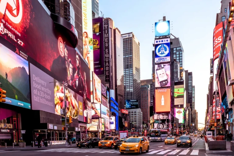 Işıkların ve Hayallerin Şehri: New York Seyahat Rehberi