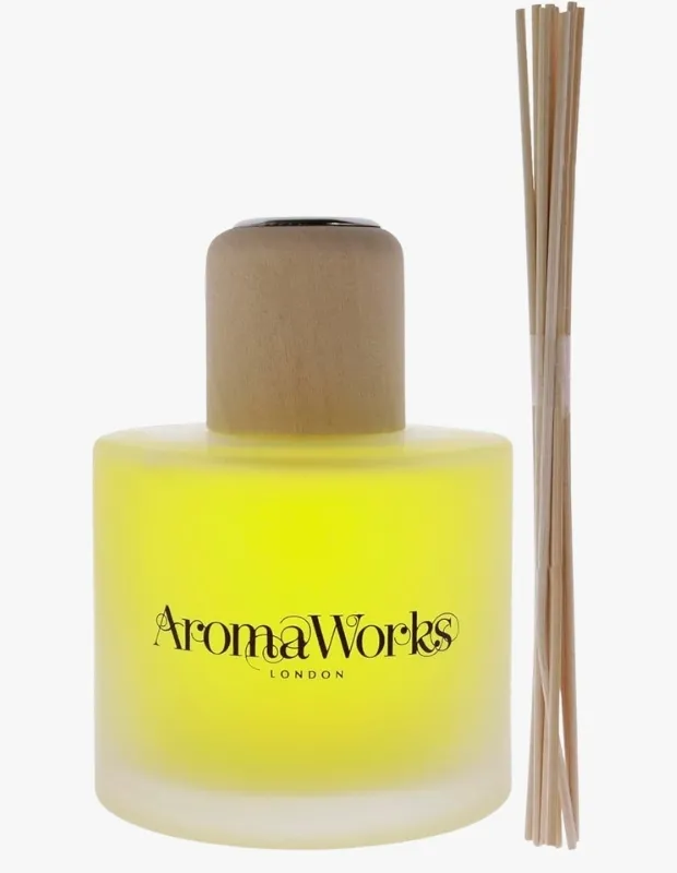 AromaWorks Serenity Kamış Difüzör: Çubuklu difüzör, ferahlatıcı aroma ile mekâna sakinlik katıyor.