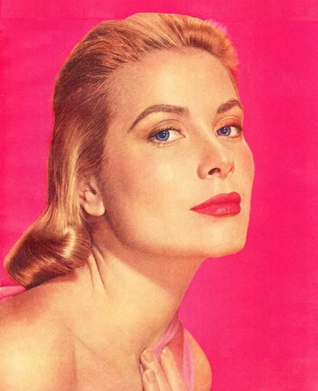 The Country Girl (1954) filmiyle En İyi Kadın Oyuncu Oscar’ını kazanan Hollywood yıldızı Grace Kelly’nin Oscar ödüllü zirve yılları