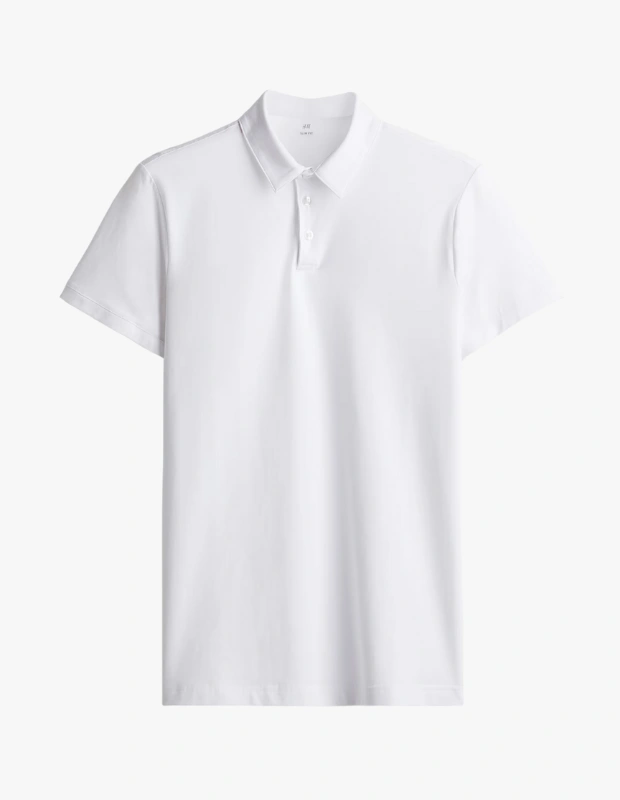 Ürün Cinsiyeti
Erkek

Ürün Tipi
Üst Giyim

Ürün Sezonsallığı
İlkbahar / Yaz

Ürün Çeşidi
Polo Tişört

Ürün Özellikleri
H&M pamuklu polo tişört, hafif jarse kumaşıyla sıcak havalarda ferah ve konforlu bir kullanım sunar. Yakalı ve düğme patlı klasik polo tasarımı, kısa kollu ve düz kesimli etek ucu ile dengeli bir görünüm oluşturur. Dar kesimi sayesinde vücuda oturarak net ve modern bir silüet sağlar. Günlük kullanımda rahatlık sunarken, temiz ve sade tasarımıyla spor-şık kombinlere kolayca uyum sağlar.

Öne Çıkan Detaylar
• %100 pamuklu, hafif jarse kumaş
• Dar kesim, bedene oturan silüet
• Klasik polo yaka ve düğme patlı tasarım
• Kısa kollu, yaz aylarına uygun yapı
• Düz kesimli etek ucu

Kimler Kullanıyor?
Minimal ve net bir stil tercih eden, vücuda oturan kesimleri seven ve günlük kombinlerinde temiz bir görünüm arayanlar tarafından tercih edilir. Jean, chino veya şortlarla kolayca eşleşerek şehir hayatında pratik bir stil sunar.

Hafif pamuklu jarse kumaşı ve dar kesimiyle öne çıkan bu erkek polo tişört, yaz aylarında konforlu ve modern bir stil arayanlar için ideal bir temel parça.
