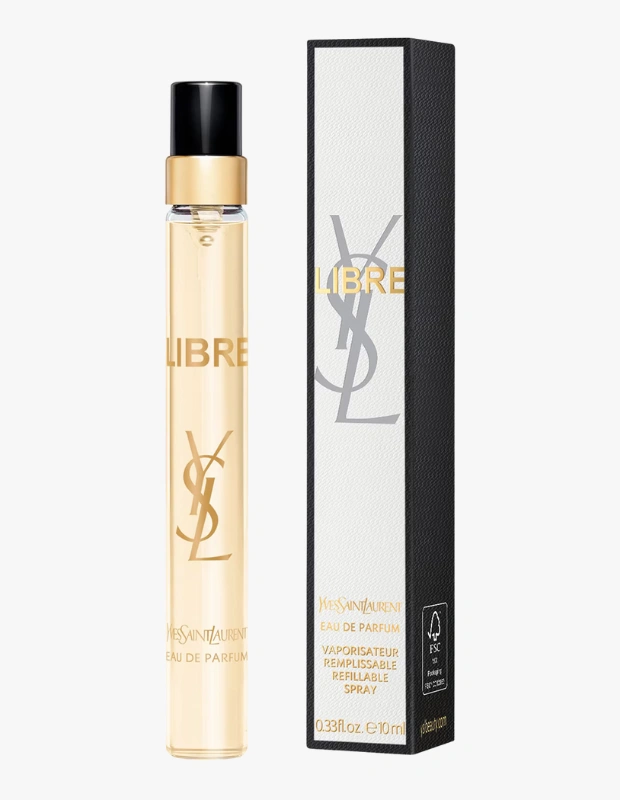 Ürün Detayı
Ürün Cinsiyeti:
Kadın
Ürün Tipi:
Parfüm
Ürün Sezonsallığı:
Dört Mevsim
Ürün Çeşidi:
Eau de Parfum (EDP)
Ürün Özellikleri
Yves Saint Laurent Libre Eau de Parfum, çiçeksi yapıyı cesur ve modern bir karakterle buluşturan ikonik bir koku sunar. Fransız lavanta esansının aromatik ferahlığı, Fas portakal çiçeğinin sıcak ve baştan çıkarıcı dokunuşuyla dengelenirken, misk akorları parfüme derinlik ve kalıcılık kazandırır. Güçlü ama feminen kompozisyonu sayesinde hem gündüz hem akşam kullanımına uyum sağlar. Uzun süre kalıcı yapısı ve belirgin iz bırakan karakteriyle, özgür ve kendinden emin bir duruşu yansıtan zamansız bir parfüm deneyimi sunar.
Öne Çıkan Detaylar
Çiçeksi ve aromatik koku profili
Fransız lavanta ve Fas portakal çiçeği notaları
Misk akorlarıyla derin ve kalıcı etki
Uzun süre kalıcı Eau de Parfum formül
Cesur ve modern karakter
Kimler Kullanıyor?
Bu parfüm; özgün stilini kokusuyla ifade etmeyi seven, çiçeksi notalarda güçlü ve iddialı bir duruş arayanlar tarafından tercih ediliyor. Günlük hayatta veya özel anlarda kendinden emin bir iz bırakmak isteyenler için karakterli bir seçenek sunuyor.
Yves Saint Laurent Libre Eau de Parfum; lavanta, portakal çiçeği ve misk notalarıyla cesur, çiçeksi ve uzun süre kalıcı bir kadın parfümü sunar.
