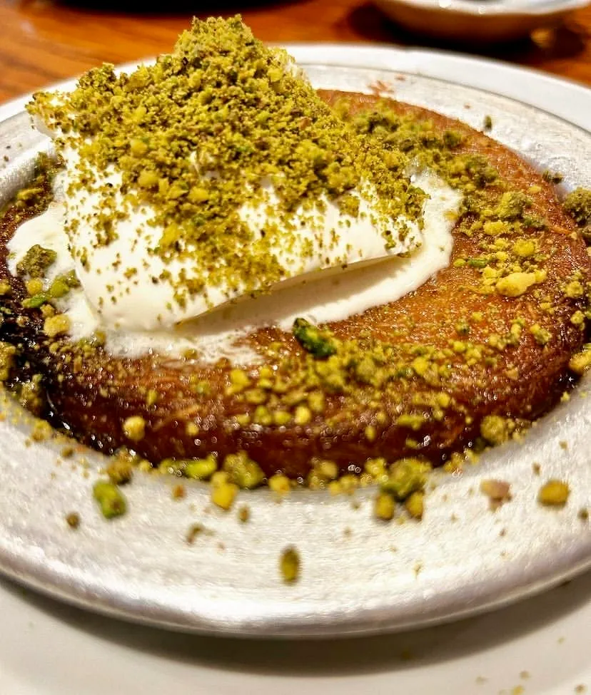 Münhasır Beyoğlu’nda döner sonrası tatlı olarak sunulan Antep fıstıklı künefe