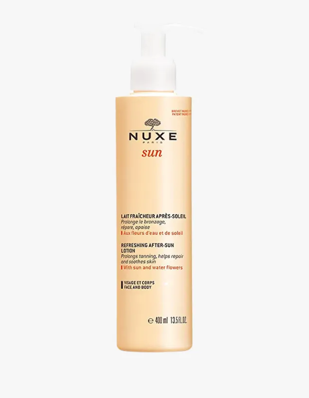 Marka Adı: Nuxe
Ürün Adı: Nuxe Unisex Ferahlatıcı Güneş Sonrası Losyon 400 ml
Ürün Cinsiyeti: Unisex
Ürün Tipi: Güneş Sonrası Losyon
Ürün Sezonsallığı: Yaz
Ürün Çeşidi: Vücut ve Yüz Bakım Losyonu
Ürün Özellikleri: Nuxe Ferahlatıcı Güneş Sonrası Losyon, güneşlenmenin ardından cildi tazelemek, onarmak ve yatıştırmak için özel olarak formüle edilmiştir. Cildin bronzluğunu uzatmaya yardımcı olur. Su ve güneş çiçekleri özleriyle zenginleştirilmiş ipeksi dokuya sahip bu losyon, UV ışınlarına maruz kalan cildi hücresel düzeyde sakinleştirir. İçeriğindeki hidrojene hindistan cevizi ve ayçiçeği yağı sayesinde kuruyan epidermisin lipid rezervlerini yeniler. Doğal inositol molekülü ile melanin sentezini uyararak bronzluğun kalıcılığını iki haftaya kadar artırırken, mika mineralleri ile tene rafine, ışıltılı ve sağlıklı bir görünüm kazandırır. 400 ml hacmindedir ve pratik pompalı şişesiyle kolayca uygulanabilir. Yüz ve vücut için uygundur.
Öne Çıkan Detaylar:
- Bronzluğun kalıcılığını artırarak rengini iki haftaya kadar uzatır.
- Cildi güneş sonrası hücresel düzeyde onarır ve yatıştırır.
- Su sümbülü, fagraea çiçekleri, hindistan cevizi ve ayçiçeği yağı gibi doğal özler içerir.
Kimler Kullanıyor?: Güneşlenmeyi seven, yaz aylarında cildinin konforunu ve bronzluğunun kalıcılığını önemseyen herkes bu ürünü tercih edebilir. Cildini güneşin yıpratıcı etkilerinden sonra nemlendirmek, onarmak ve yatıştırmak isteyen, aynı zamanda ışıltılı ve sağlıklı bir bronzluk arayan bireyler için idealdir. Doğal içerikleri ve hafif dokusuyla ferah bir cilt bakımı deneyimi arayanlar için uygundur.