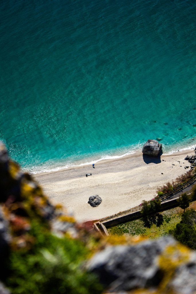 Liguria'dan bir sahil manzarası