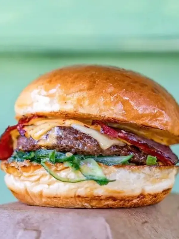 Caddebostan'da Banko Burger yakın çekim özel hamburger