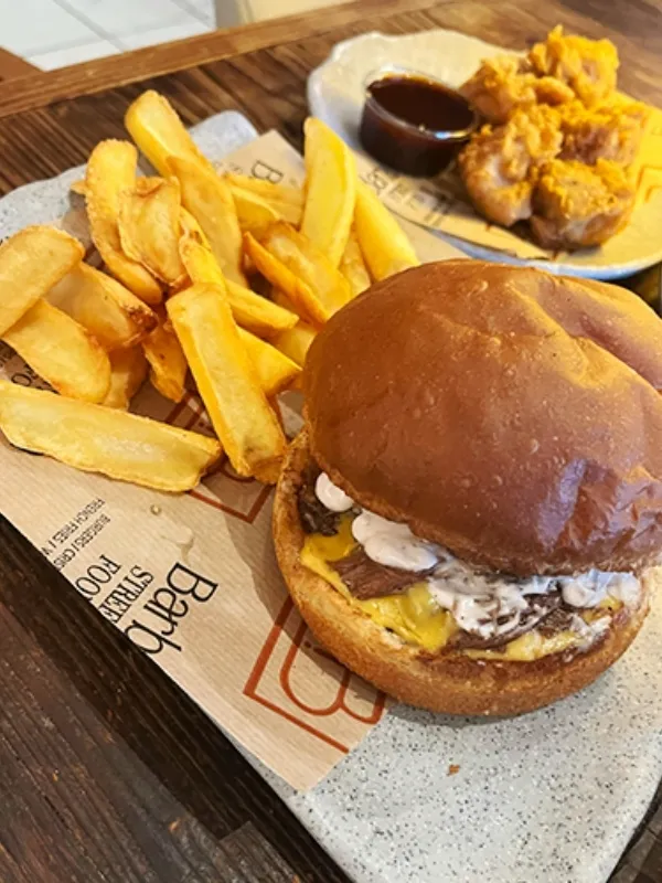 Avrupa Yakası'nın en iyi hamburgercilerinden Barba Street Food hamburger ve atıştırmalıklar