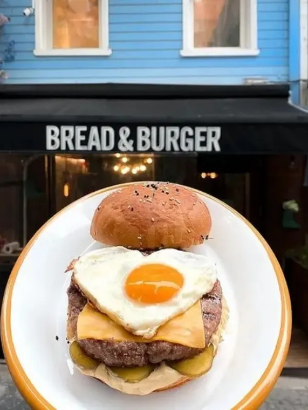 Bread&Burger yumurtalı hamburger fotoğrafı