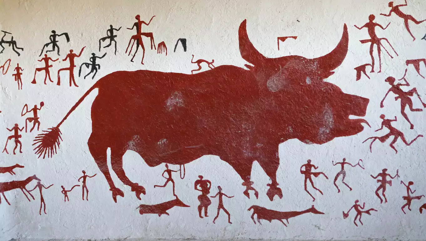 Çatalhöyük duvar resimleri, av sahneleri ve büyük boğa figürleriyle erken dönem sanat örneği.