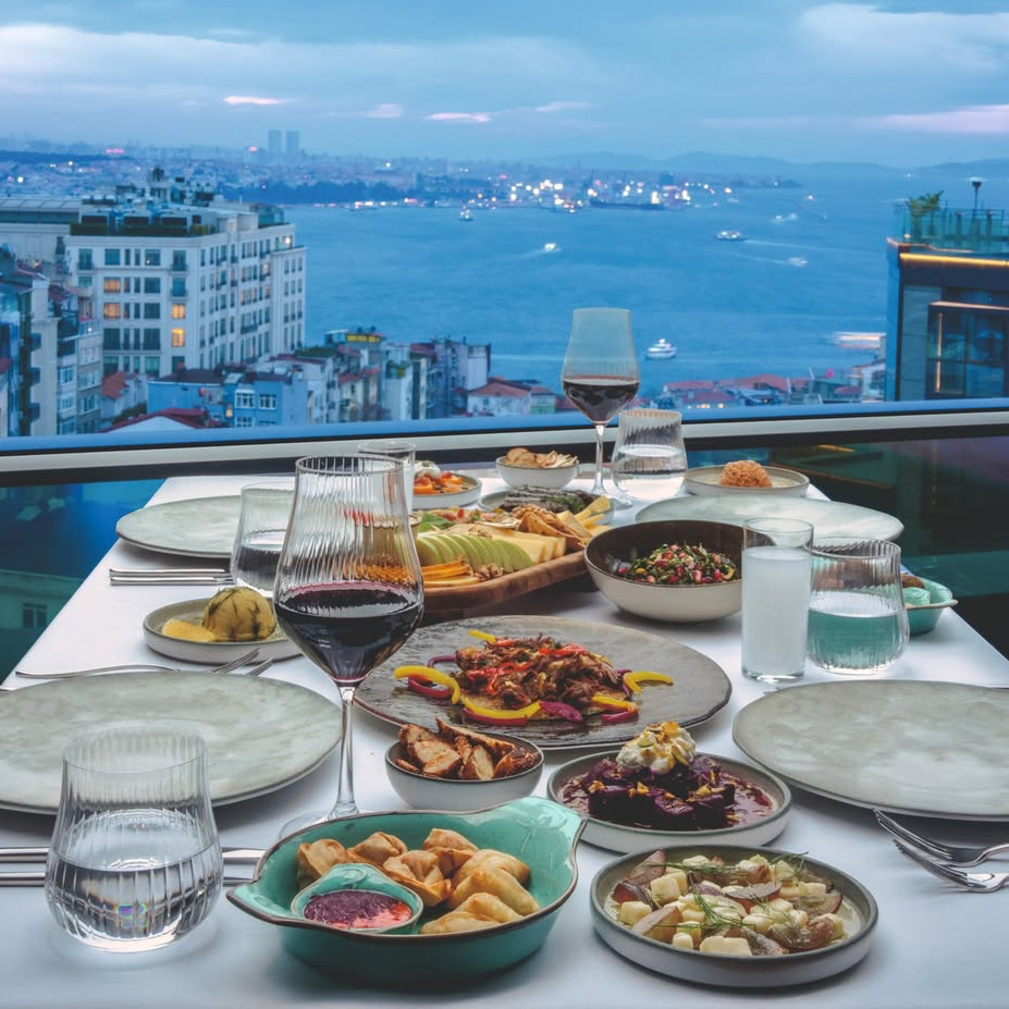 İstanbul’un En Büyüleyici Manzarasına Sahip Restoranları