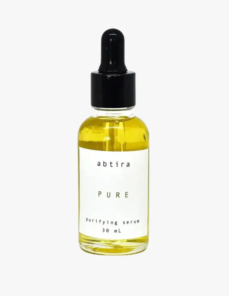 Ürün Cinsiyeti: Unisex
Ürün Tipi: Cilt Bakımı
Ürün Sezonsallığı: Dört Mevsim
Ürün Çeşidi: Arındırıcı Serum
Ürün Özellikleri:
Pure arındırıcı serum, akneye eğilimli ciltlerde fazla sebumu dengelemeyi ve cilt yüzeyini nazikçe arındırmayı hedefler. Yüz ve vücut kullanımına uygun formülü sayesinde özellikle sırt, göğüs ve problemli bölgelerde çok yönlü bir bakım sunar. Hafif yapısı ciltte ağırlık hissi bırakmadan günlük rutine kolayca uyum sağlar.
Öne Çıkan Detaylar:
Akneye eğilimli ciltlere özel bakım
Yüz & vücut kullanımına uygun
Arındırıcı ve dengeleyici etki
Hafif ve hızlı emilen doku
Kimler Kullanıyor?
Akne ve pürüz problemleri yaşayan, yüzle birlikte vücut bakımını da tek ürünle desteklemek isteyen kullanıcılar için idealdir.
Abtira Garden Pure serum ile akneye eğilimli ciltleri nazikçe arındırın ve dengeleyin.