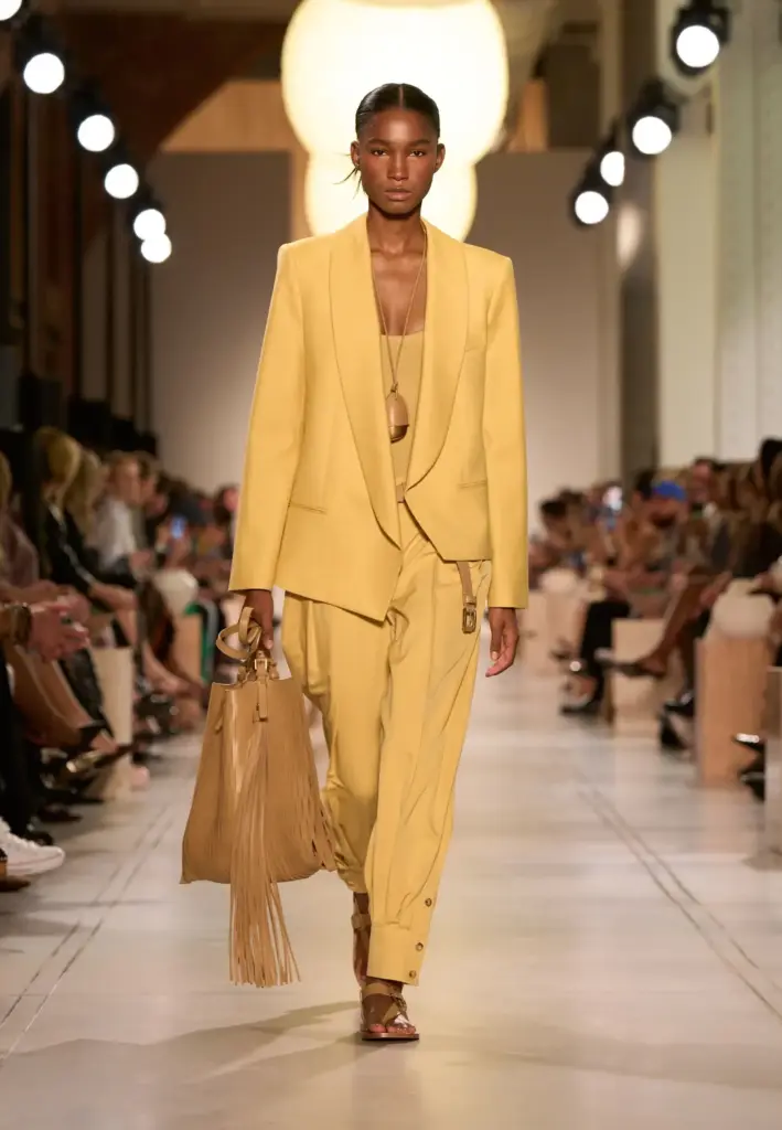 Michael Kors 2026 İlkbahar/Yaz koleksiyonu tereyağ sayısı takım