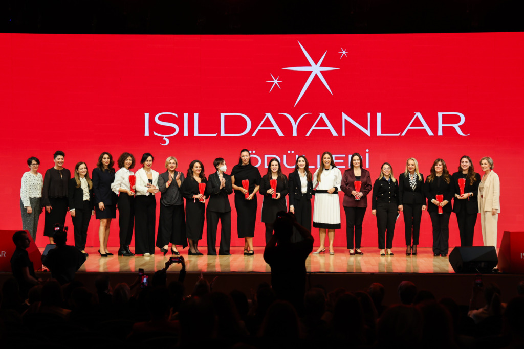 IŞILDAYANLAR Ödülleri: Eşitliğin Işığında Parlayan Başarılar