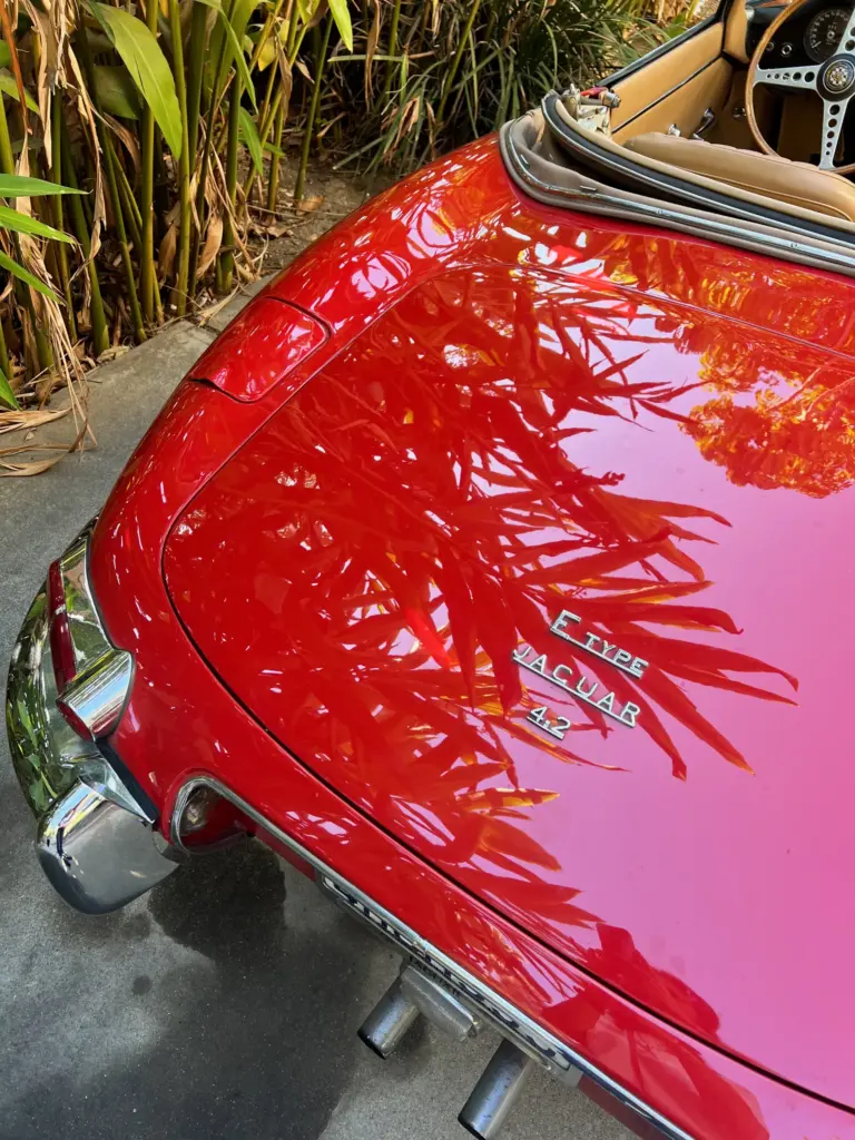 Hangisi Daha Cool: Jaguar E-Type mı, Porsche 911 mi?