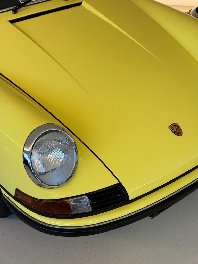 Hangisi Daha Cool: Jaguar E-Type mı, Porsche 911 mi?