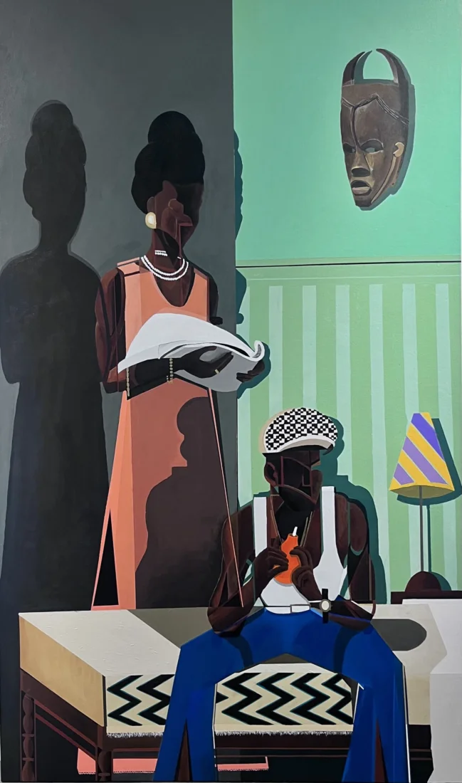 Geniş ve aydınlık bir Art Basel Paris sergi salonunda, ziyaretçiler farklı galerilerin özenle düzenlediği çağdaş heykeller, soyut tablolar ve enstalasyonlar gibi çeşitli sanat eserlerini dikkatle inceliyor, ortamda kültürel bir hareketlilik hissediliyor.