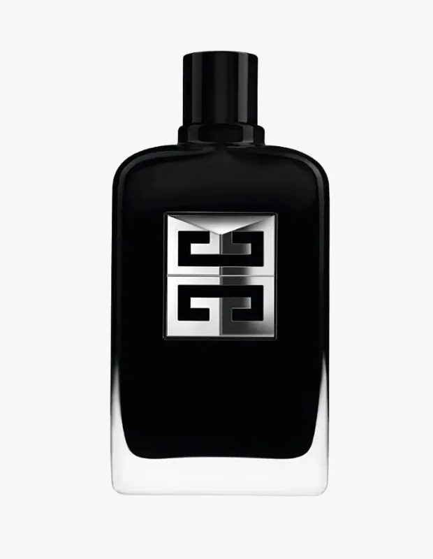 Marka Adı: Givenchy
Ürün Cinsiyeti: Erkek
Ürün Tipi: Parfüm
Ürün Sezonsallığı: Belirtilmemiş
Ürün Çeşidi: Odunsu koku ailesinden Eau de Parfum (EDP)
Ürün Özellikleri: Givenchy'ye özgü modern ve maskülen bir tasarıma sahip, alt kısmı şeffaf camdan oluşan, ana gövdesi koyu renkli, dikdörtgen formda bir parfüm şişesidir. Ön yüzünde parlak gümüş renkli, stilize edilmiş 'G' harflerinden oluşan metalik bir logo bulunur ve şişe, koyu renkli silindirik bir kapakla tamamlanır. Dört farklı vetiver türünün odunsuluğunu, yabani nergis gibi nadir çiçeksi notalarla modern bir kontrast oluşturan bu parfüm, ardıç meyvesi ve kakule ile açılır, ardından kremsi palo santo ve sedir ağacı notalarına geçer. Madagaskar vanilyası, sert odunsu gövdeyi dumanlı bir dokuyla sararak kokunun imzasını oluşturur; zarif, modern ve sofistike bir stil sunar.
Öne Çıkan Detaylar:
- Dört farklı vetiver türünün birleşimiyle zengin odunsu karakter
- Nadir yabani nergis notasıyla modern bir odunsu-çiçeksi kontrast
- Madagaskar vanilyasının dumanlı ve sarıcı dokunuşu
Kimler Kullanıyor?: Modern, sofistike ve karizmatik bir duruş sergilemek isteyen, kendine güvenen, rafine zevklere sahip bireyler için idealdir. Stiline odunsu notaların dumanlı derinliğini, çiçeksi ve baharatlı dokunuşların zarif etkisini katmak isteyen, gündüzden geceye uzanan anlarda imzasını kokusuyla mühürlemek isteyen kişiler bu parfümü tercih edebilir.