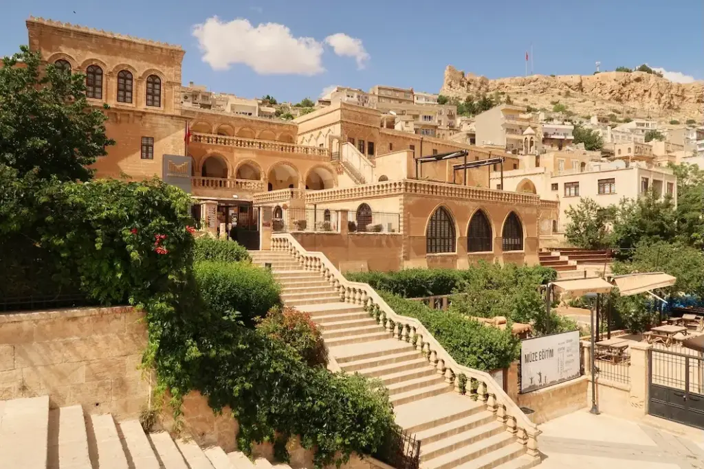 Mezopotamya'nın Kalbinde Bir Masal: Mardin'de Mutlaka Görmeniz Gereken Yerler