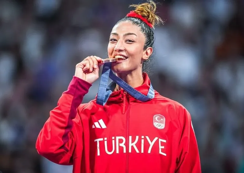 Azimle Yazılan Bir Tarih: Türk Kadın Sporcular