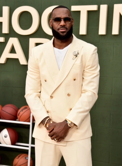 LeBron James ve Saatleri