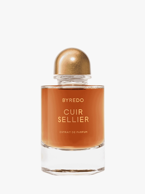 Byredo Cuir Sellier parfümü, amber renkli esansı ve altın kubbe kapaklı minimalist şişe tasarımıyla deri temalı niche koku görseli.