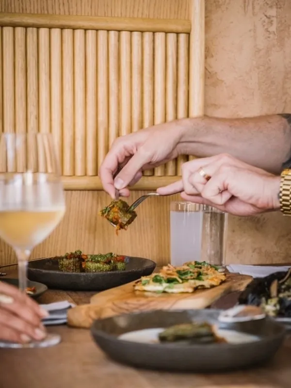 Efendy Levent paylaşım tabakları İstanbul ilk buluşma mekanları arasında öne çıkan modern restoran deneyimi