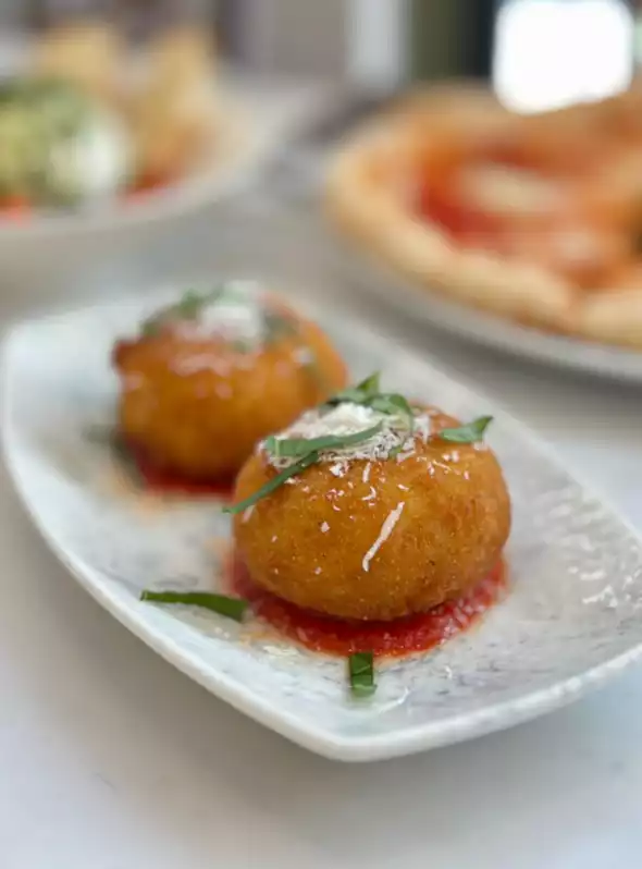 Pizzeria Il Pellicano başlangıç tabağı.