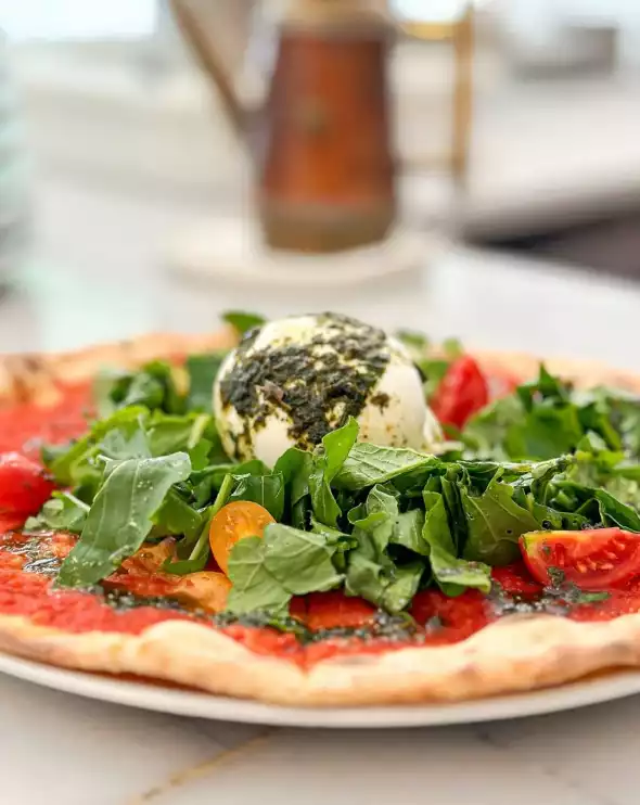 Pizzeria Il Pellicano burattalı pizzası.