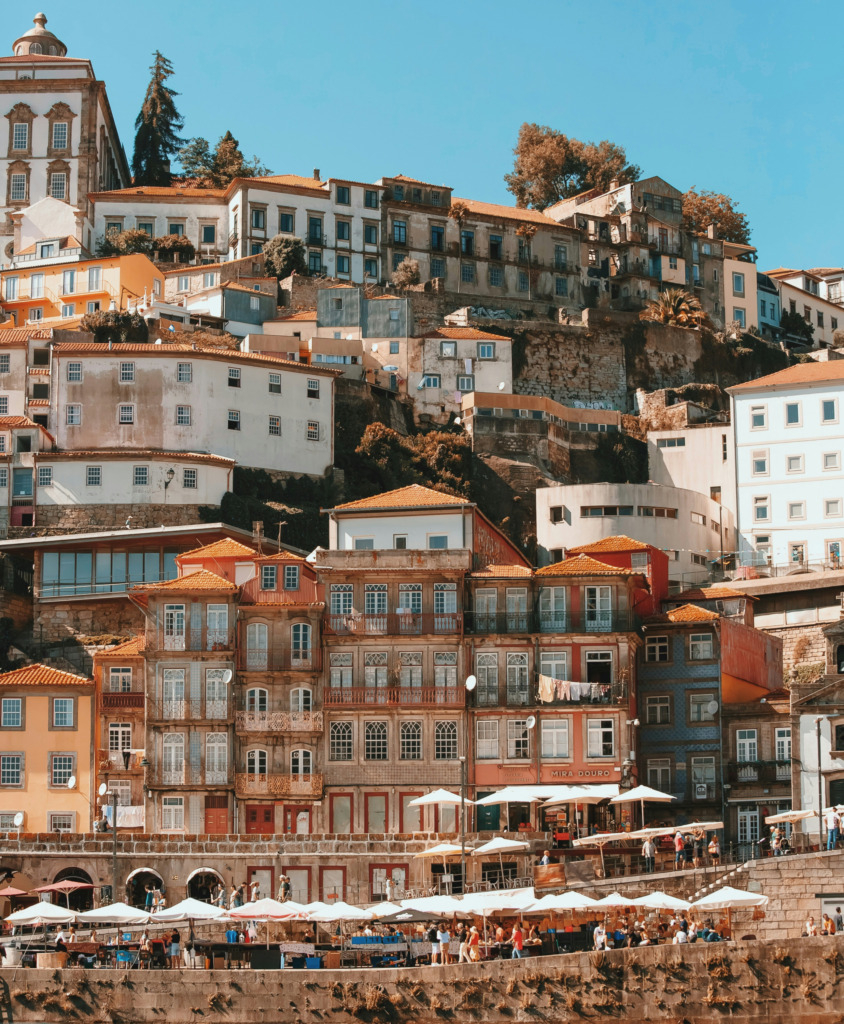 Porto'da çekilmiş evler ve şehir manzarası