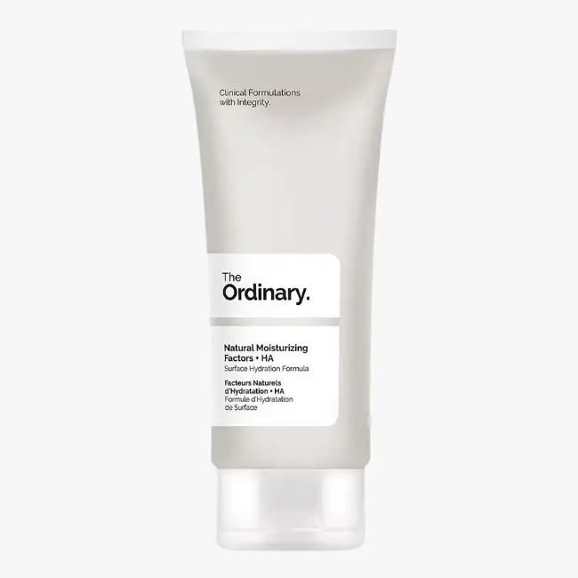 Ürün Cinsiyeti: Unisex
Ürün Tipi: Cilt Bakımı
Ürün Sezonsallığı: Dört Mevsim
Ürün Çeşidi: Nemlendirici Krem
Ürün Özellikleri:
The Ordinary Natural Moisturizing Factors + HA, cildin doğal nem bileşenlerini taklit eden formülüyle temel ve dengeli bir nemlendirme sunar. Hafif krem dokusu ciltte hızla emilir, yağlı his bırakmadan günlük bakım rutini için pratik bir çözüm oluşturur.
Öne Çıkan Detaylar:
Hyaluronik asit destekli formül
Temel ve dengeli nemlendirme
Hafif, yağsız doku
Günlük kullanıma uygun
Kimler Kullanıyor?
Bakım rutininde sade, içerik odaklı ve etkili ürünleri tercih eden kullanıcılar için idealdir.
The Ordinary NMF + HA ile cildinizi sade, dengeli ve etkili şekilde nemlendirin.