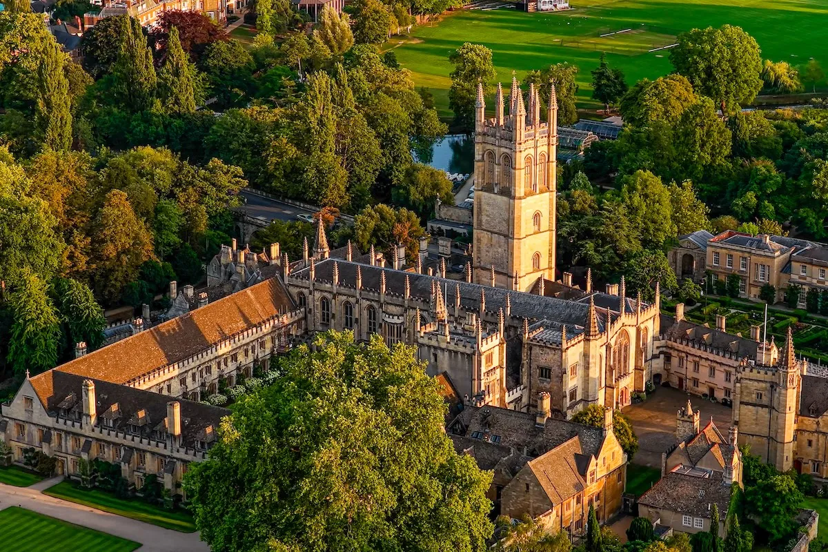 dunyanin-en-iyi-universiteleri-oxford