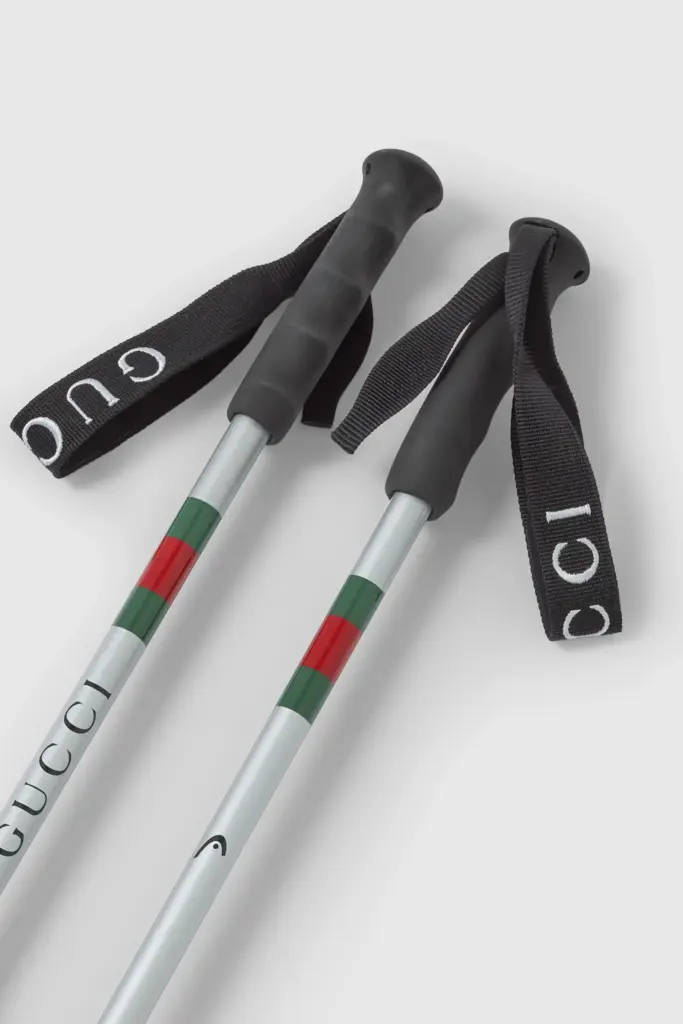 Gucci kayak koleksiyonundan kayak araçları siyah saplı gri silindir