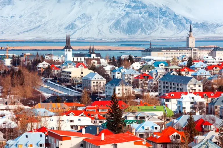 İzlanda’nın En Kuzeydeki Büyülü Başkenti: Reykjavik’te Neler Yapılır?