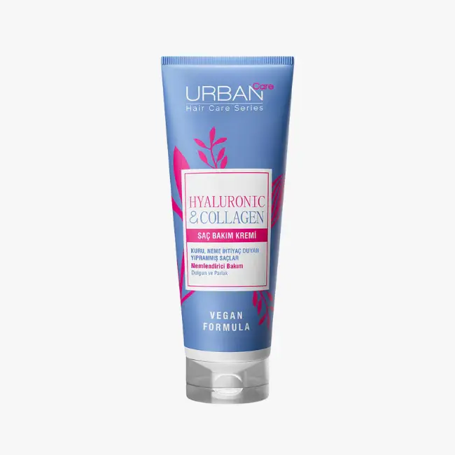 Ürün Cinsiyeti: Unisex

Ürün Tipi: Saç Bakım Ürünü

Ürün Sezonsallığı: Dört Mevsim

Ürün Çeşidi: Durulanmayan / Durulanan Bakım Kremi

Ürün Özellikleri:
Urban Care Hyaluronic & Collagen saç bakım kremi, nem ihtiyacı olan saçlara yoğun bakım sağlamayı hedefler. Hyaluronik asit ve kolajen içeren formülü, saç tellerinin daha dolgun ve yumuşak hissedilmesine yardımcı olur. Günlük kullanıma uygun yapısıyla saçı ağırlaştırmadan bakım sunar.

Öne Çıkan Detaylar:

Hyaluronik asit ve kolajen içerik

Nemlendirici ve yumuşatıcı etki

Saçı ağırlaştırmayan formül

Günlük kullanıma uygun

Kimler Kullanıyor?
Saçında kuruluk ve matlık hissi yaşayan, daha dolgun ve bakımlı bir görünüm hedefleyen kullanıcılar tarafından tercih edilir.

Urban Care Hyaluronic & Collagen saç bakım kremi ile saçlarınıza nem, dolgunluk ve yumuşaklık kazandırın.