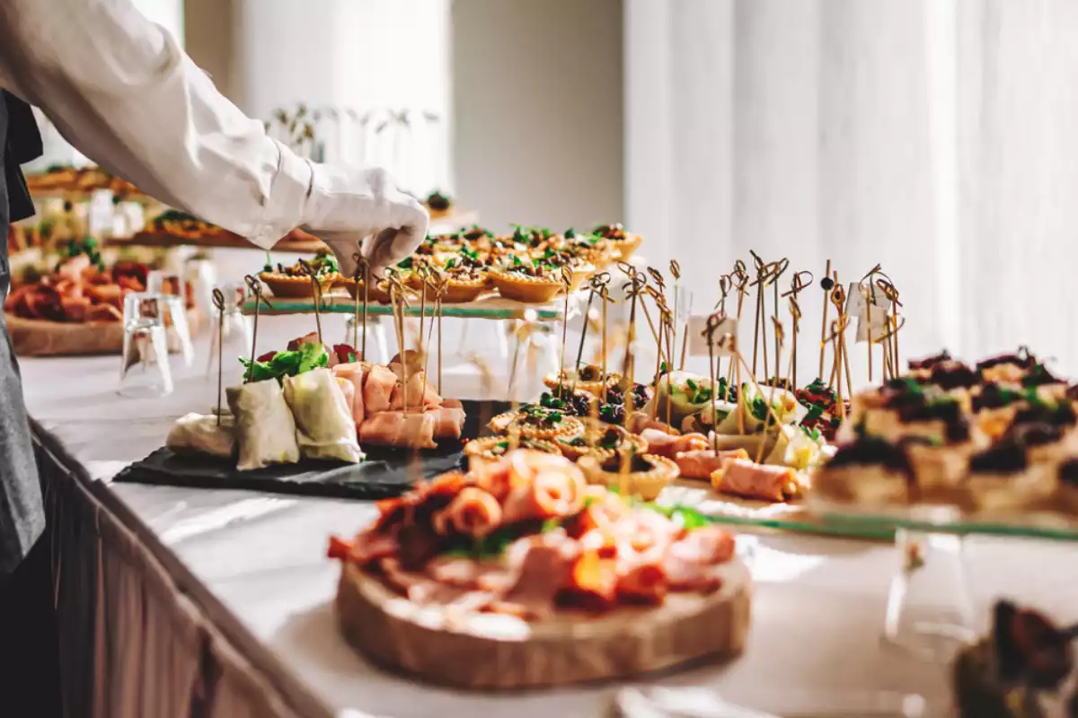 Şık Davetler ve Kusursuz Organizasyonlar İçin Öne Çıkan Catering Firmaları