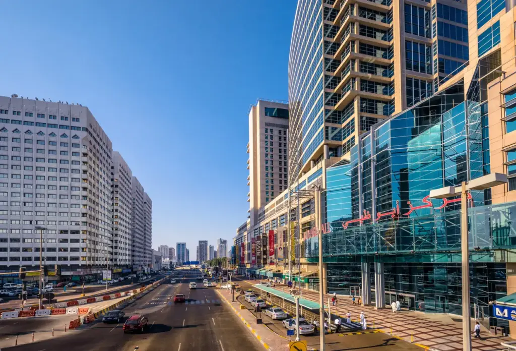 Abu Dhabi'de ulaşım nasıl sağlanır