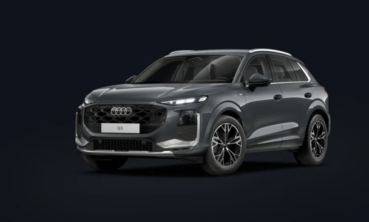 Yeni Audi Q3 antrasit renkli, S Line tasarım paketi, stüdyo ortamında