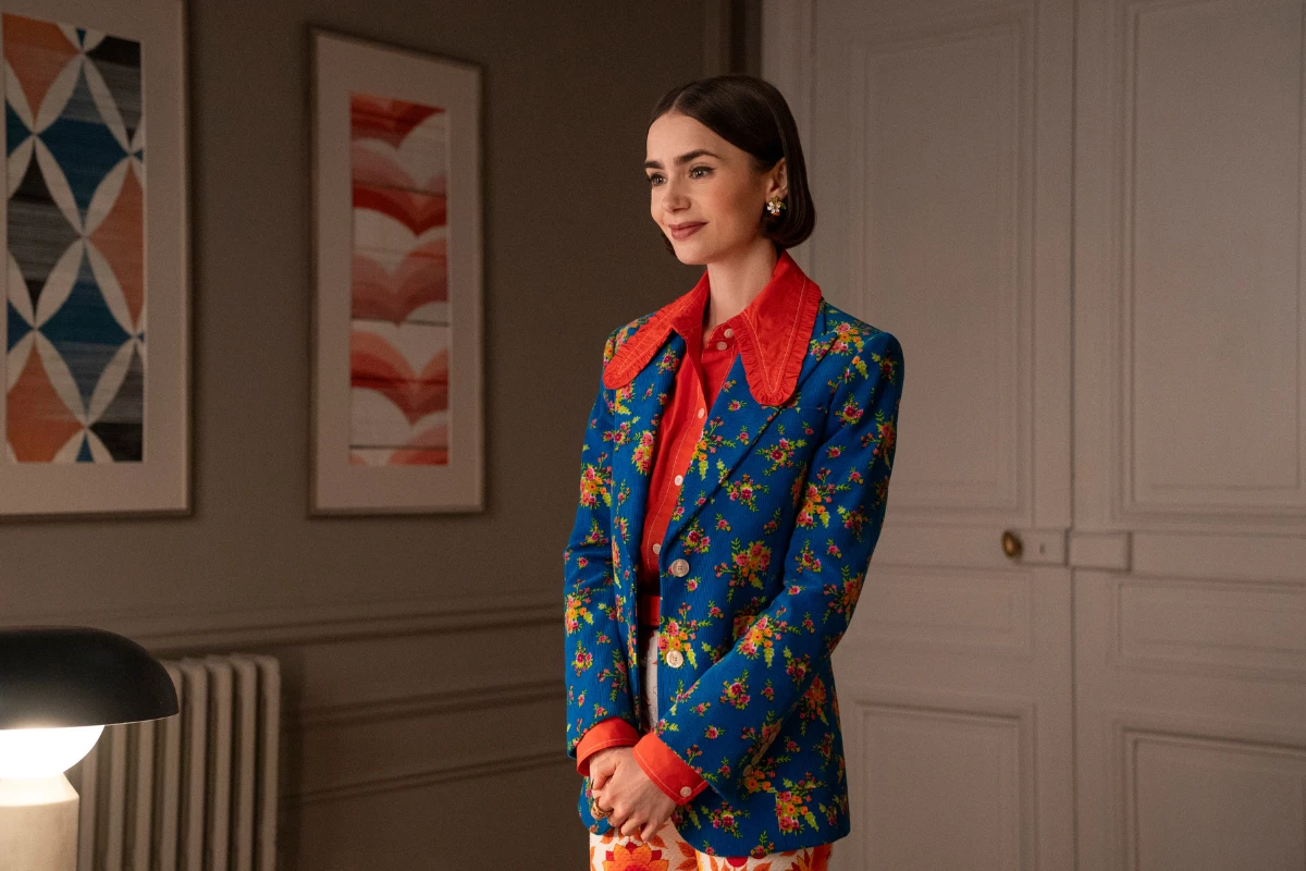 Emily in Paris 5. Sezonuyla Paris'ten Roma'ya Renkli Bir Stil Yolculuğu