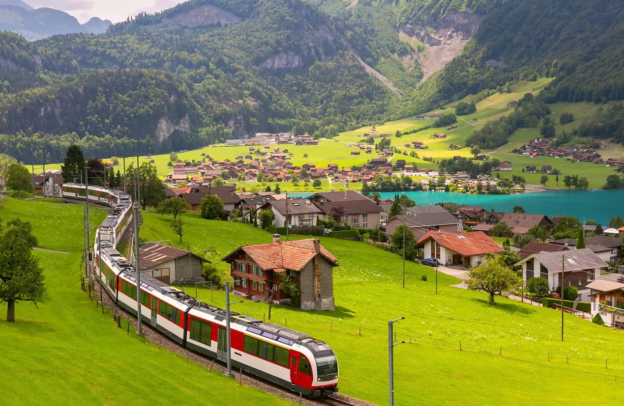 Glacier Express İsviçre Alpleri Avrupa’nın en iyi tren rotalarından biri