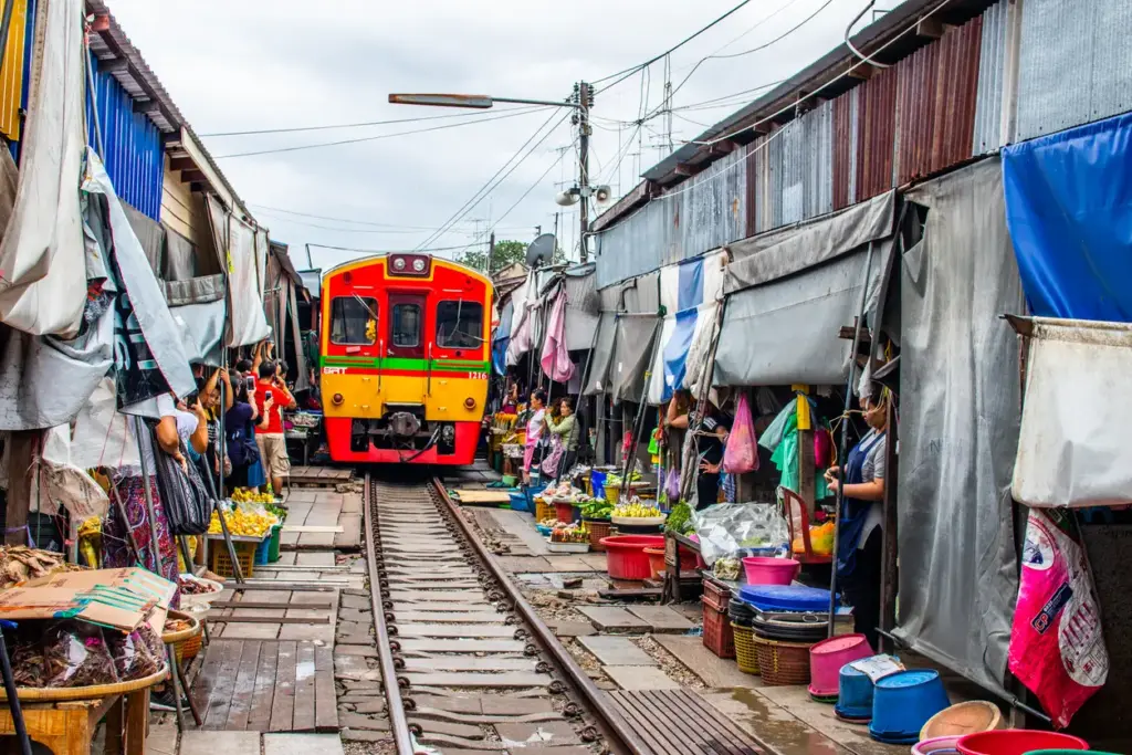 maeklong railway market