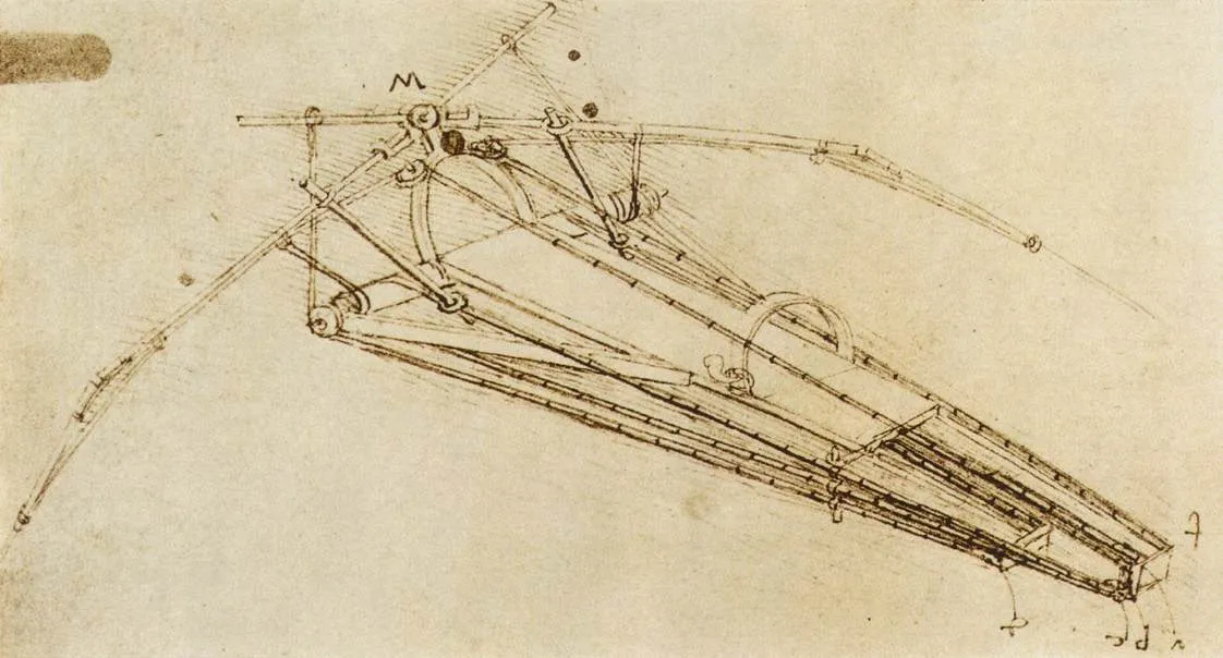 Leonardo Da Vinci'nin eskitilmiş kağıt üzerine çizdiği, detaylı mekanizmalar ve kanatlarla tasvir edilen, kuş benzeri bir uçuş prensibine sahip karmaşık bir ornitopter yani uçan makine prototipini gösteren kahverengi mürekkep çizimi.