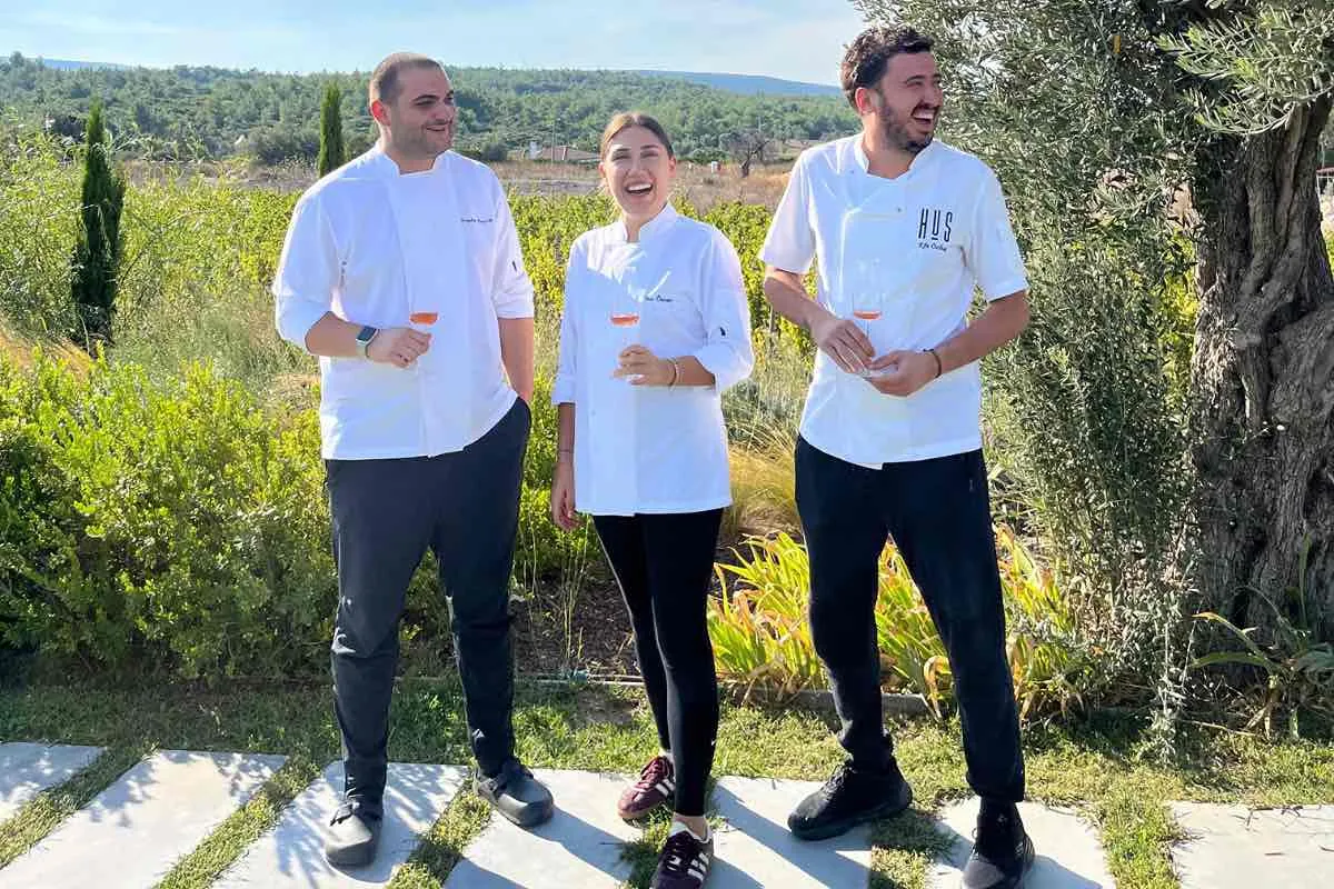 Hus Urla Şefleri Nur Özcan &amp; Efe Özbaş &amp; Doğukan Buyruk ile Lezzet Rotaları
